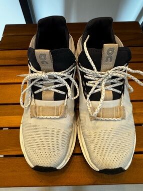 On Running Women's Beige and Black Sneakers